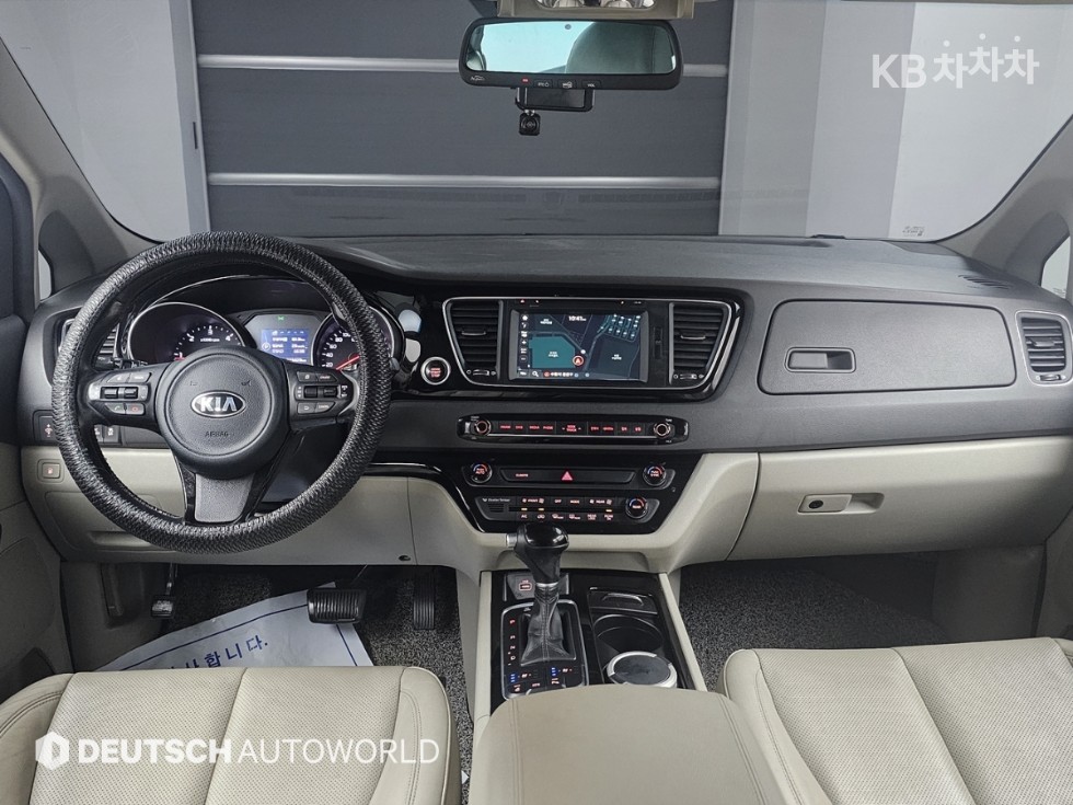 Kia Carnival — miniaturë 7