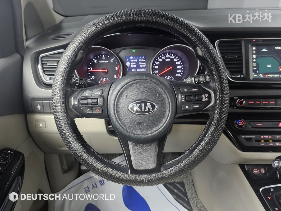 Kia Carnival — miniaturë 13