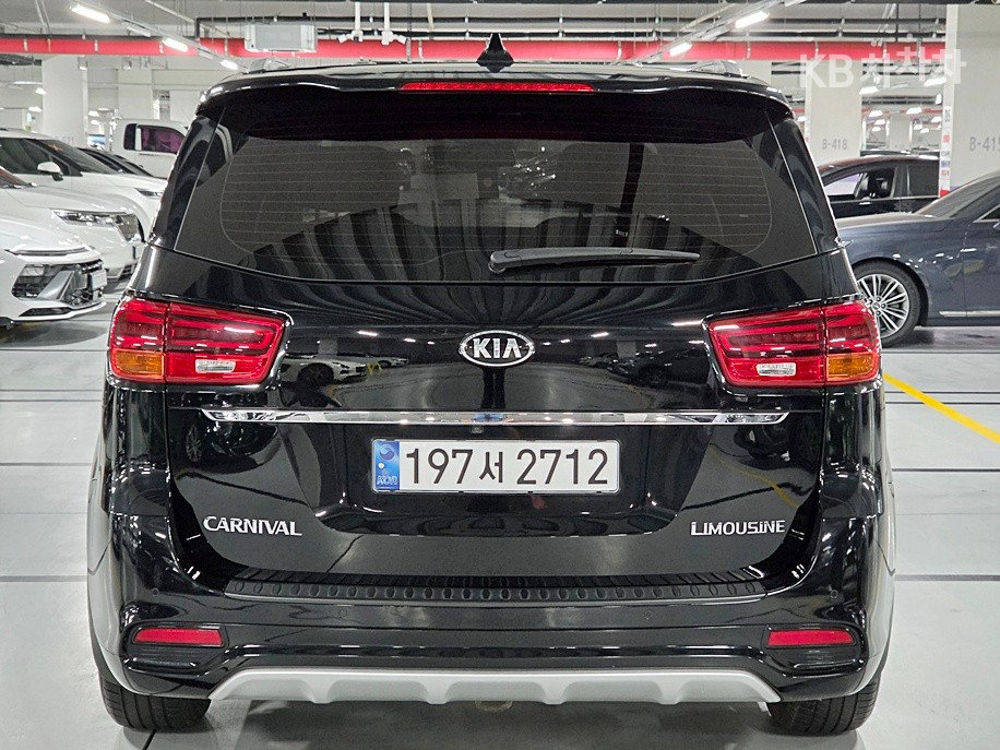 Kia Carnival — miniaturë 4