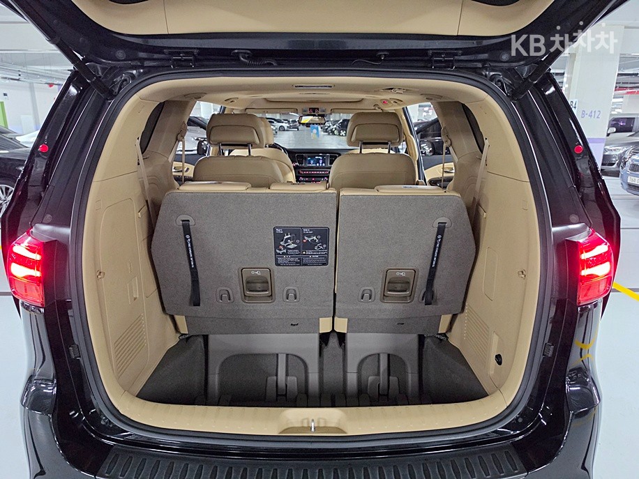 Kia Carnival — miniaturë 8
