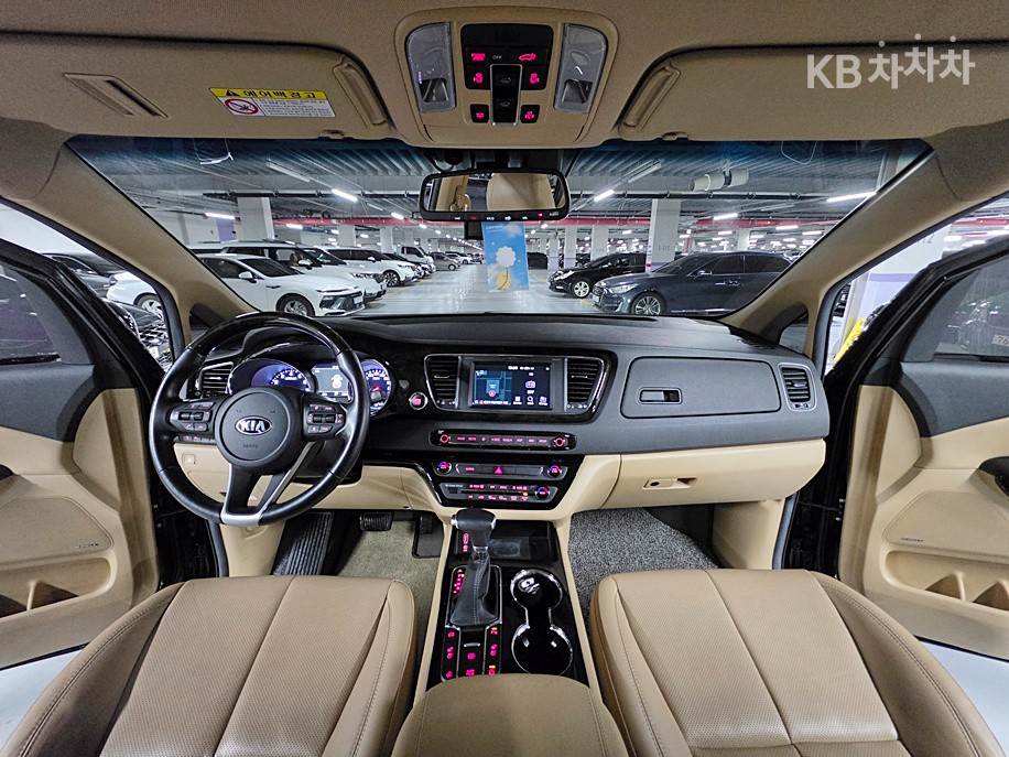 Kia Carnival — miniaturë 12
