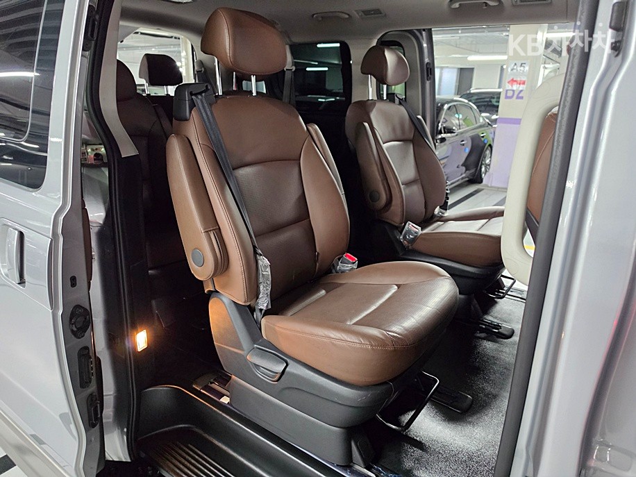 Hyundai Starex — miniaturë 9