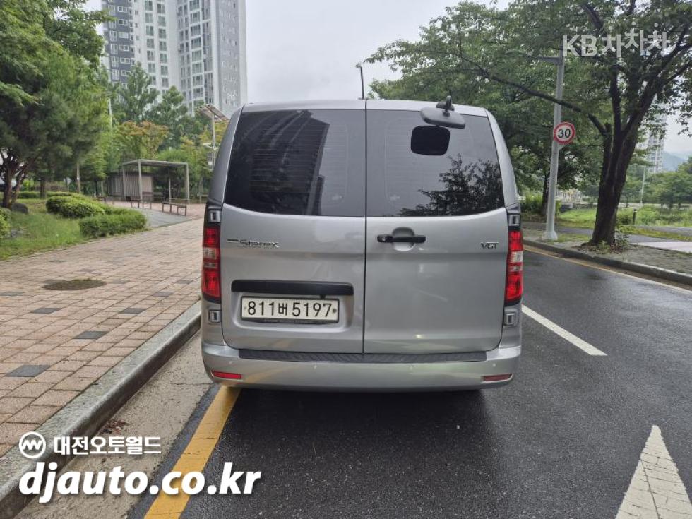 Hyundai Starex — miniaturë 3