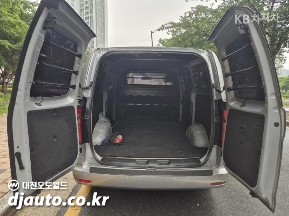 Hyundai Starex — miniaturë 12