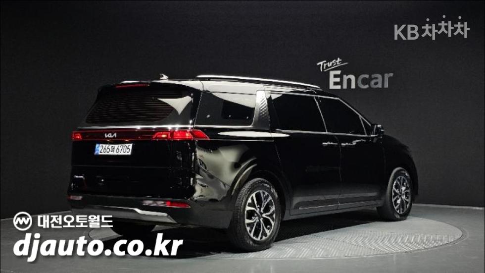 Kia Carnival — miniaturë 2