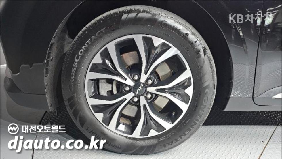 Kia Carnival — miniaturë 5