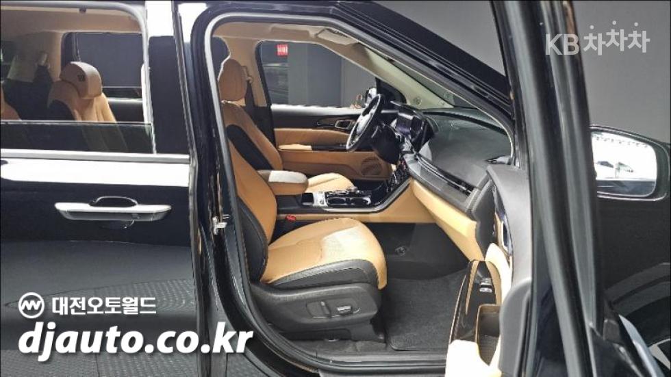 Kia Carnival — miniaturë 11