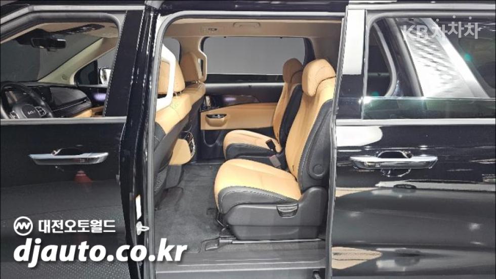 Kia Carnival — miniaturë 13
