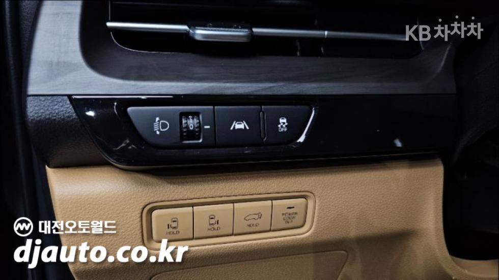 Kia Carnival — miniaturë 18