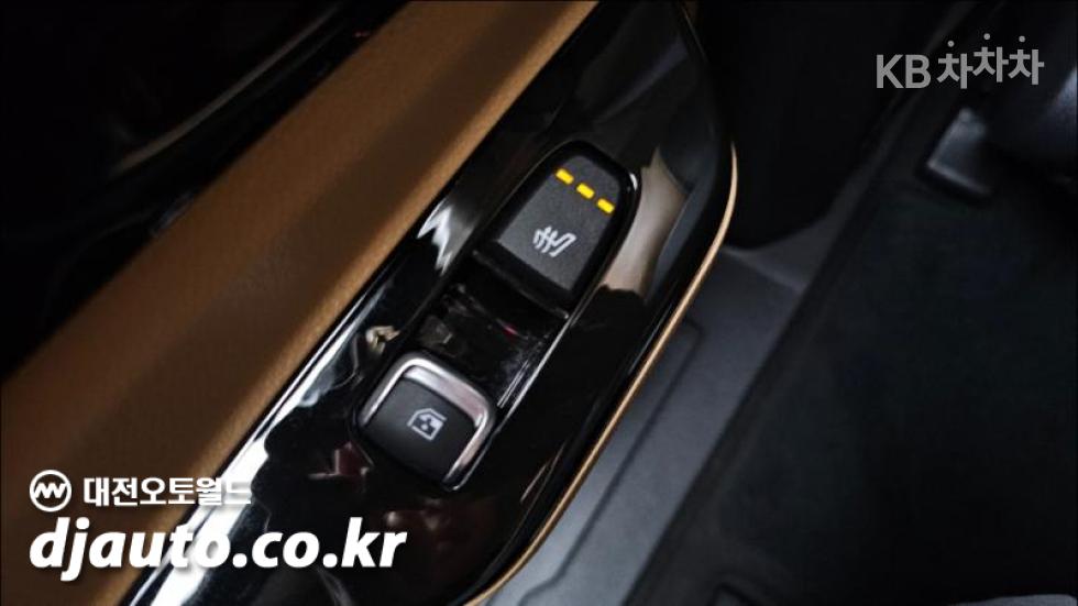 Kia Carnival — miniaturë 19