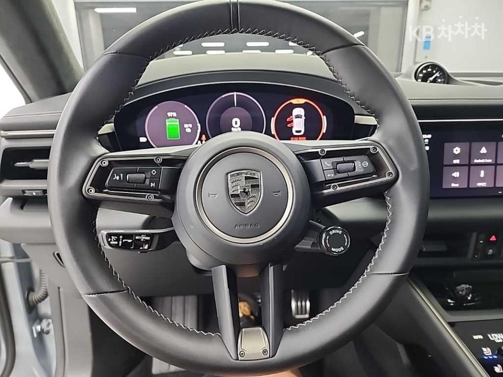 Porsche Macan — miniaturë 9
