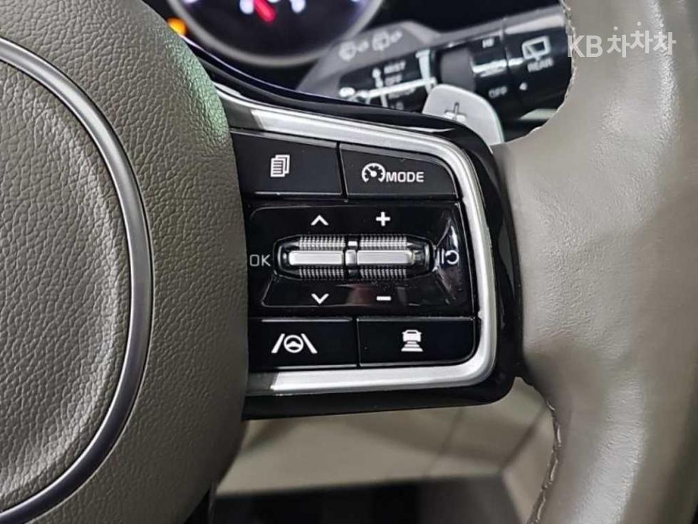2021 Kia 4 photo