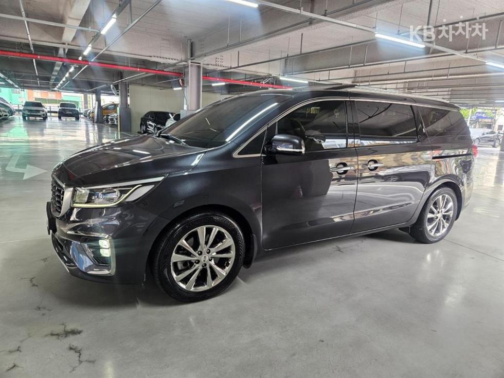 Kia Carnival — miniaturë 2