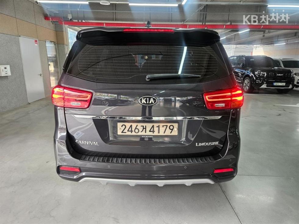 Kia Carnival — miniaturë 3