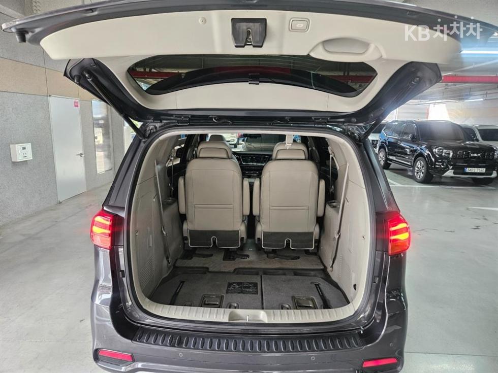 Kia Carnival — miniaturë 6