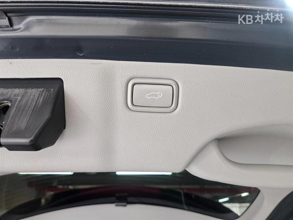 Kia Carnival — miniaturë 7