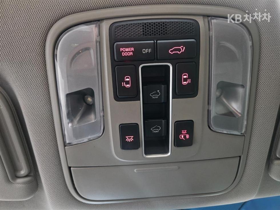 Kia Carnival — miniaturë 15
