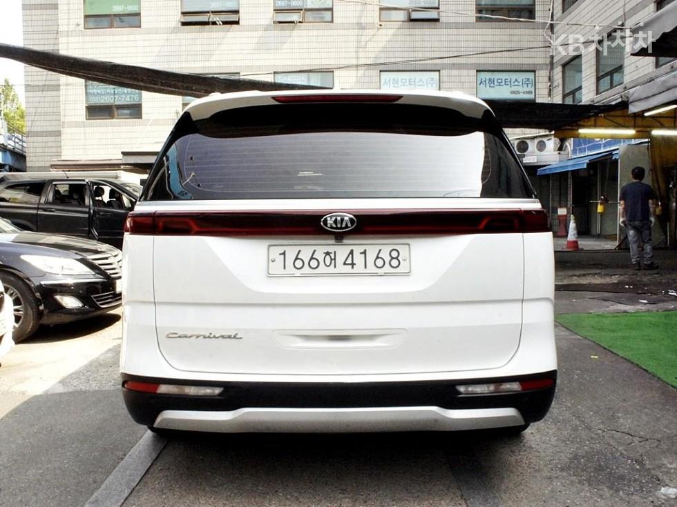 Kia Carnival — miniaturë 3