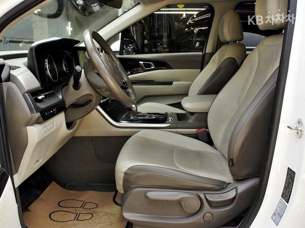 Kia Carnival — miniaturë 5
