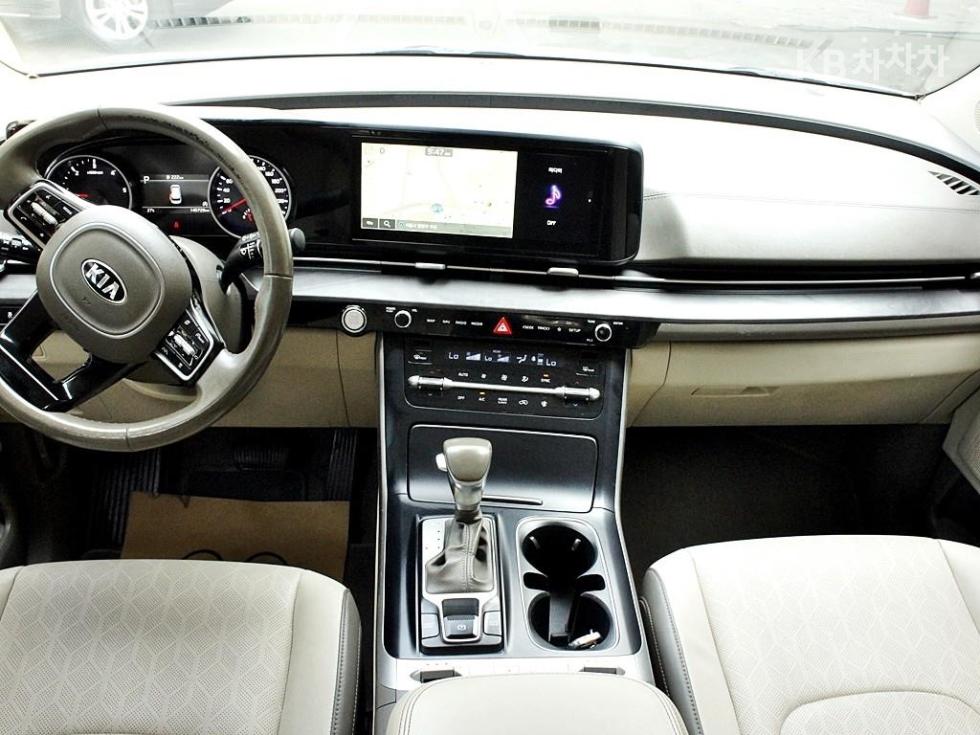 Kia Carnival — miniaturë 7