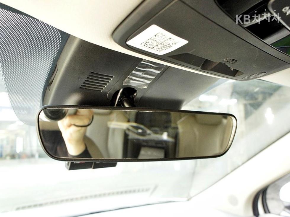 Kia Carnival — miniaturë 12