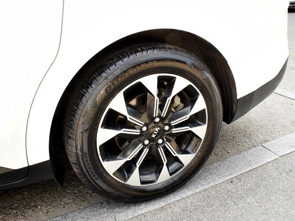 Kia Carnival — miniaturë 19