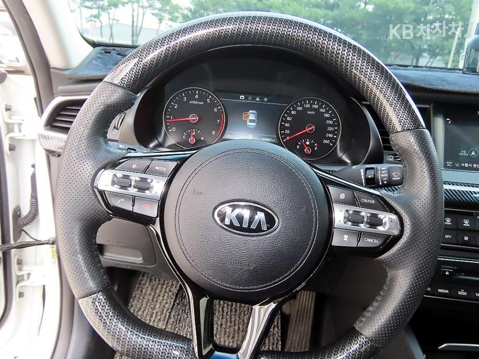 Kia K7 — miniaturë 8