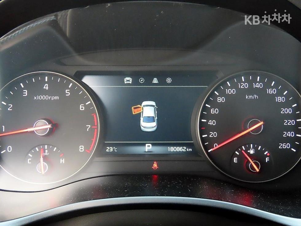Kia K7 — miniaturë 9