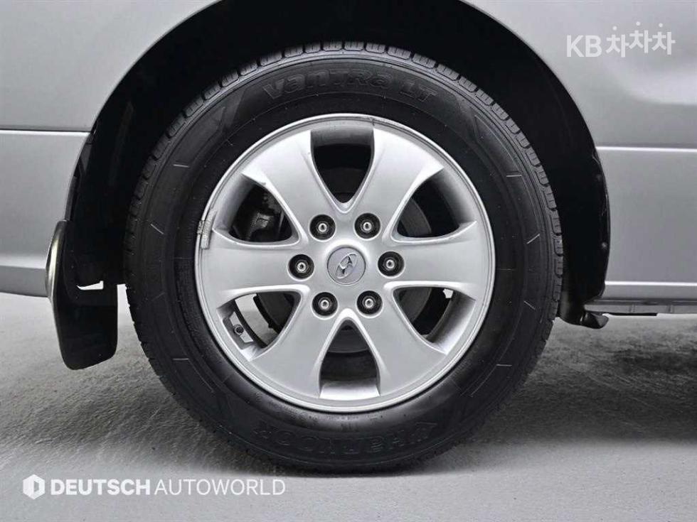 Hyundai Starex — miniaturë 5