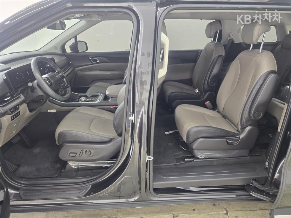 Kia Carnival — miniaturë 6