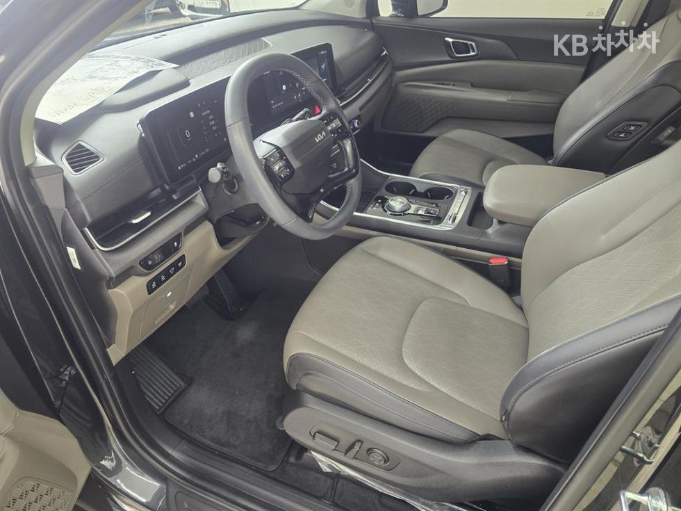 Kia Carnival — miniaturë 7