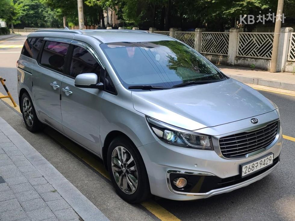 Kia Carnival — miniaturë 3