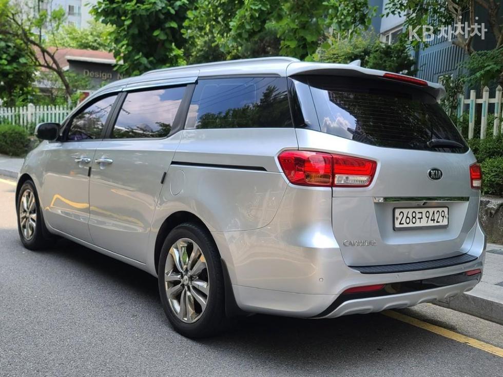 Kia Carnival — miniaturë 6