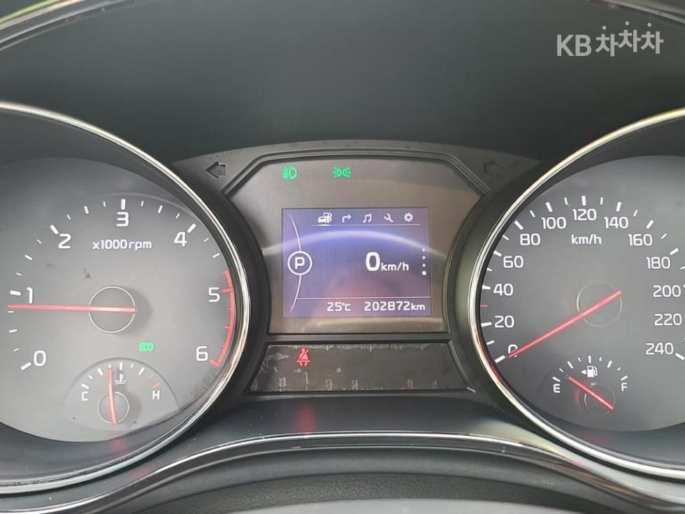 Kia Carnival — miniaturë 11
