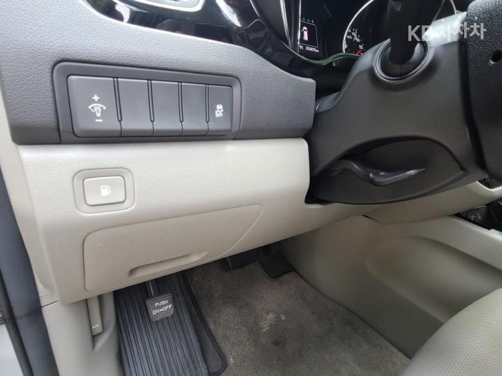 Kia Carnival — miniaturë 13