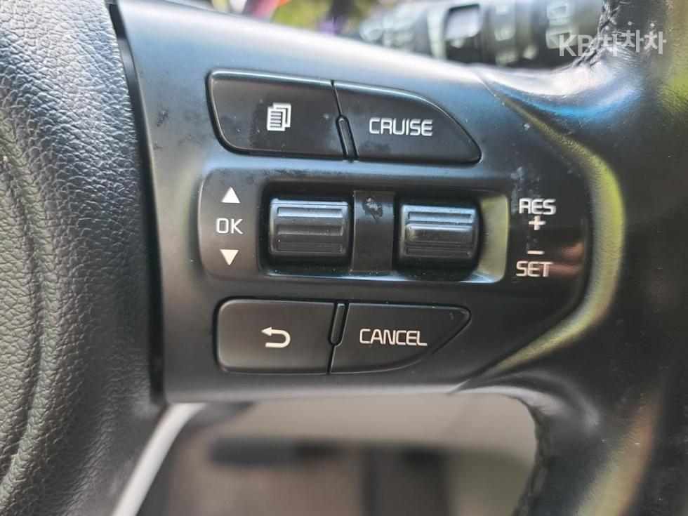 Kia Carnival — miniaturë 17