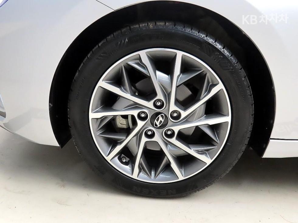2018 Hyundai AD photo
