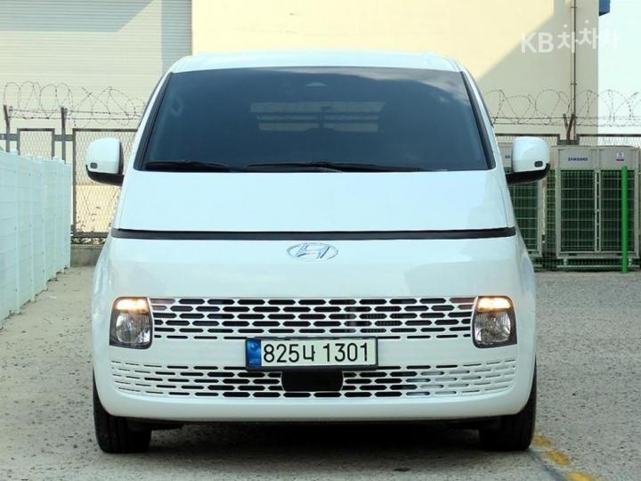 Hyundai Staria 2.2 카고 5 모던 — foto 1