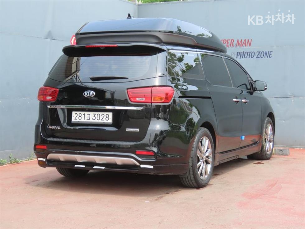 Kia Carnival — miniaturë 3