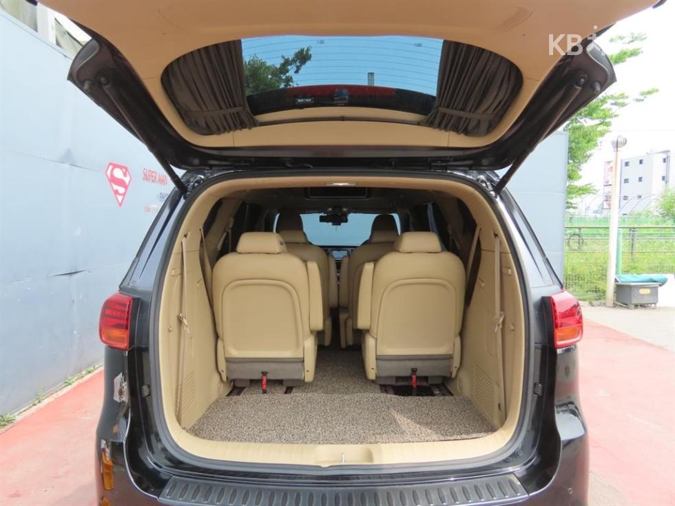 Kia Carnival — miniaturë 5