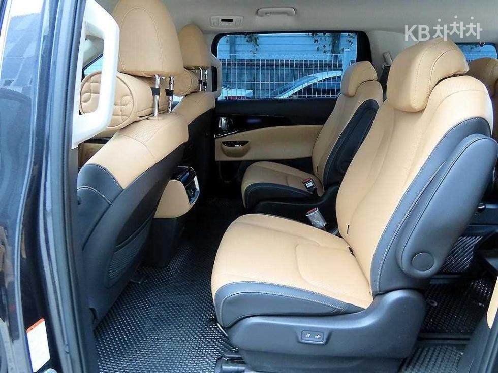 Kia Carnival — miniaturë 6