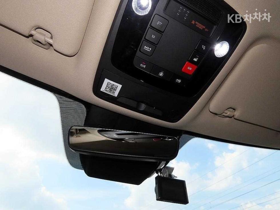 Kia Carnival — miniaturë 15
