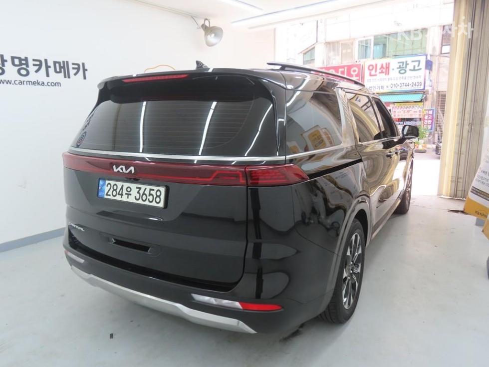 Kia Carnival — miniaturë 3