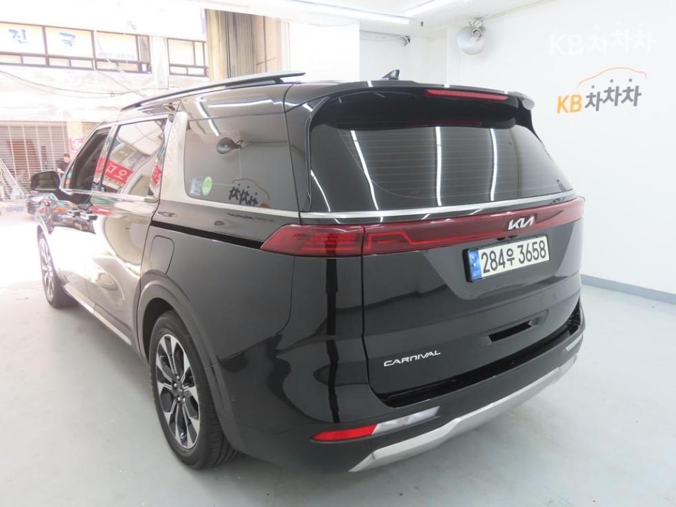 Kia Carnival — miniaturë 4