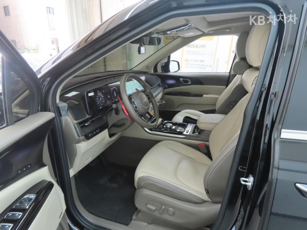 Kia Carnival — miniaturë 5