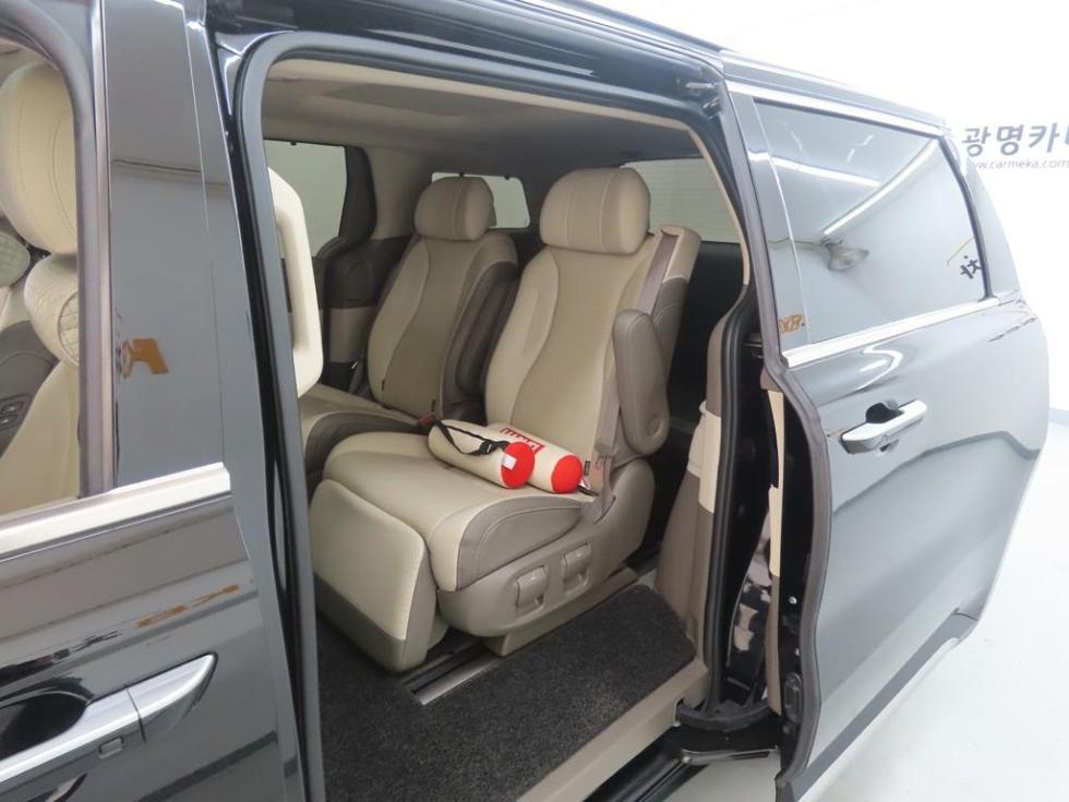 Kia Carnival — miniaturë 6