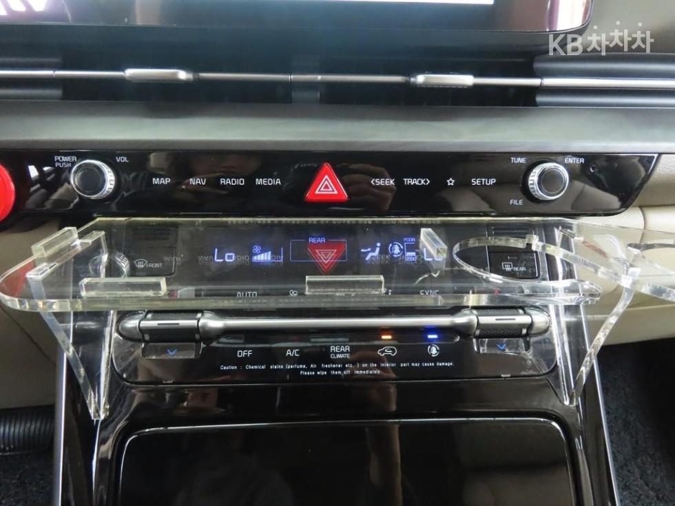 Kia Carnival — miniaturë 11