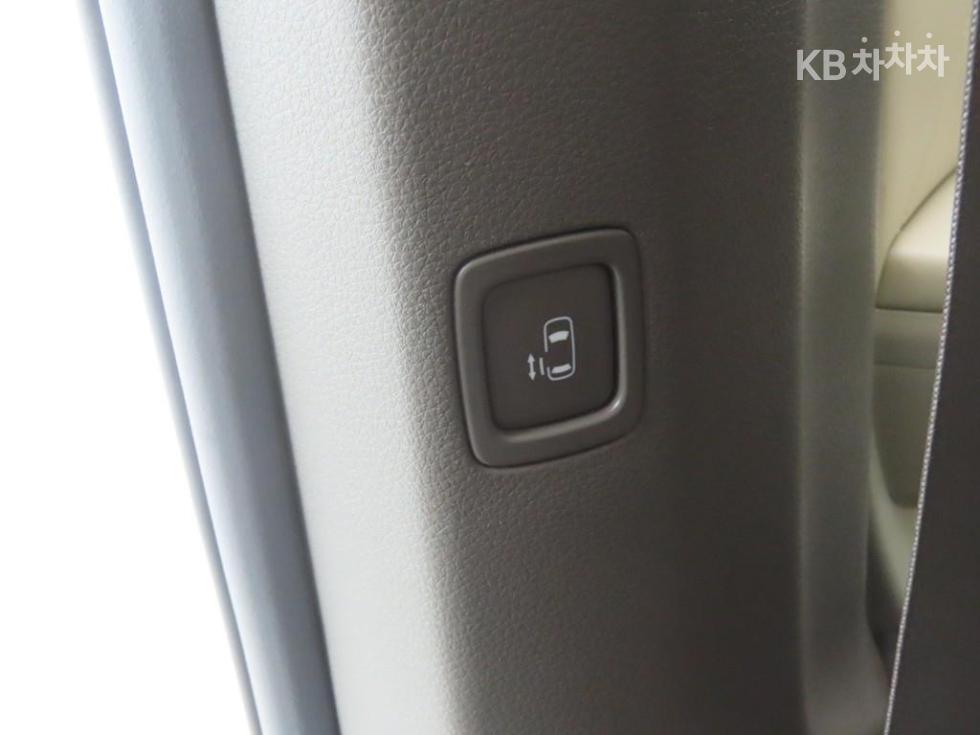 Kia Carnival — miniaturë 13