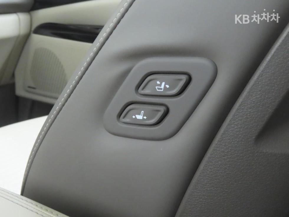Kia Carnival — miniaturë 14