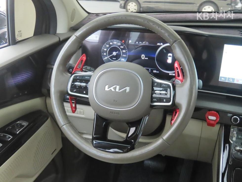 Kia Carnival — miniaturë 16